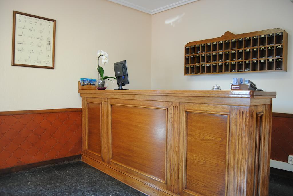 Hostal El Mirador La Lastrilla Εξωτερικό φωτογραφία